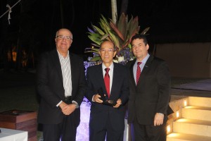Vice-reitor do Cesmac -é homenageado- no-fórum do Confap 19