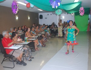 Festa -com- desfile- marca o encerramento- da primavera -no Projeto Crescer 61