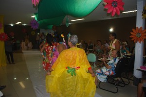 Festa -com- desfile- marca o encerramento- da primavera -no Projeto Crescer 61