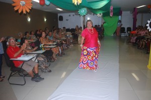 Festa -com- desfile- marca o encerramento- da primavera -no Projeto Crescer 61