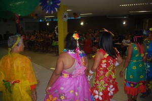 Festa -com- desfile- marca o encerramento- da primavera -no Projeto Crescer 61