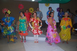 Festa -com- desfile- marca o encerramento- da primavera -no Projeto Crescer 61