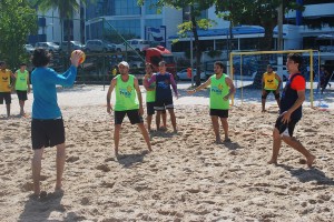Integração- entre os- cursos foi reforçada- nos Jogos -de -Praia do -Cesmac  1