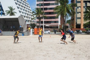 Integração- entre os- cursos foi reforçada- nos Jogos -de -Praia do -Cesmac  1