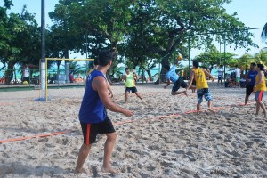Integração- entre os- cursos foi reforçada- nos Jogos -de -Praia do -Cesmac  1