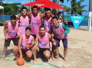 Integração- entre os- cursos foi reforçada- nos Jogos -de -Praia do -Cesmac  1