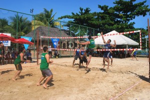 Integração- entre os- cursos foi reforçada- nos Jogos -de -Praia do -Cesmac  1
