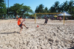 Integração- entre os- cursos foi reforçada- nos Jogos -de -Praia do -Cesmac  1