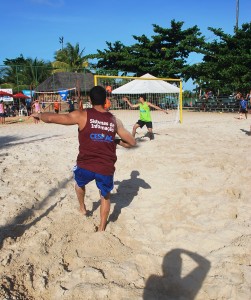 Integração- entre os- cursos foi reforçada- nos Jogos -de -Praia do -Cesmac  1
