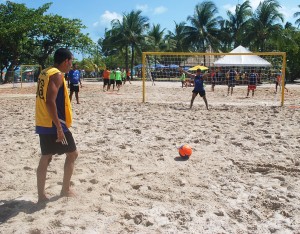 Integração- entre os- cursos foi reforçada- nos Jogos -de -Praia do -Cesmac  1