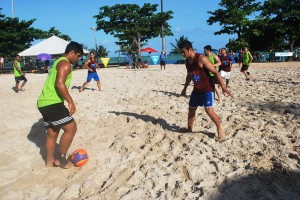 Integração- entre os- cursos foi reforçada- nos Jogos -de -Praia do -Cesmac  1