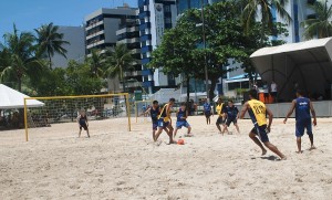 Integração- entre os- cursos foi reforçada- nos Jogos -de -Praia do -Cesmac  1