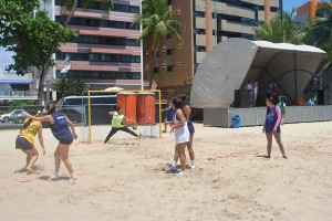 Integração- entre os- cursos foi reforçada- nos Jogos -de -Praia do -Cesmac  1