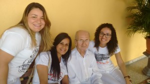 Universitários do- curso de Enfermagem -do Cesmac visitam- Casa do Pobre 1