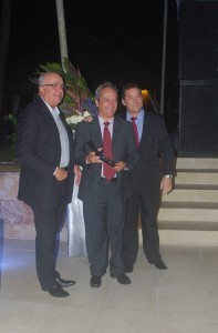 Vice-reitor do Cesmac -é homenageado- no-fórum do Confap 19