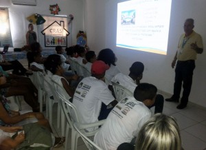 Curso- do- Cesmac -participam- de- Feira- de- Profissões -no -Cras -Pitanguinha 3