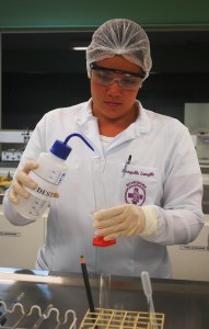 Biossegurança- do- Cesmac -reforça- uso- correto- do- jaleco  03