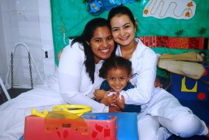 Fisioterapia- Cesmac- atende- crianças -com -apoio- dos -Focinhos- Terapeutas - 29