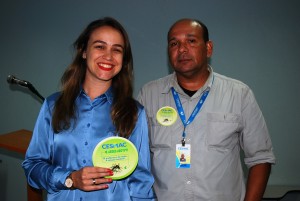 Colaboradores- do- Cesmac- recebem- adesivo-s da -Campanha -Aedes -Aegypti 17