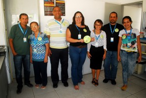 Colaboradores- do- Cesmac- recebem- adesivo-s da -Campanha -Aedes -Aegypti 17