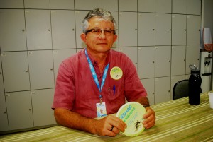 Colaboradores- do- Cesmac- recebem- adesivo-s da -Campanha -Aedes -Aegypti 17