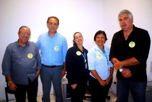 Colaboradores- do- Cesmac- recebem- adesivo-s da -Campanha -Aedes -Aegypti 17