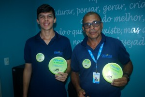 Colaboradores- do- Cesmac- recebem- adesivo-s da -Campanha -Aedes -Aegypti 17