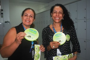 Colaboradores- do- Cesmac- recebem- adesivo-s da -Campanha -Aedes -Aegypti 17