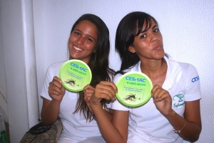 Colaboradores- do- Cesmac- recebem- adesivo-s da -Campanha -Aedes -Aegypti 17