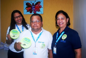 Colaboradores- do- Cesmac- recebem- adesivo-s da -Campanha -Aedes -Aegypti 17