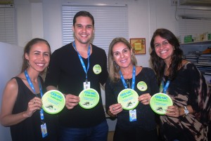 Colaboradores- do- Cesmac- recebem- adesivo-s da -Campanha -Aedes -Aegypti 17
