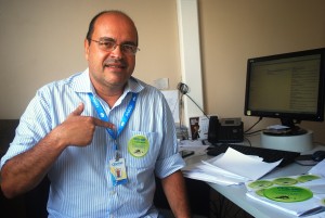 Colaboradores- do- Cesmac- recebem- adesivo-s da -Campanha -Aedes -Aegypti 17