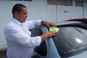 Colaboradores- do- Cesmac- recebem- adesivo-s da -Campanha -Aedes -Aegypti 17