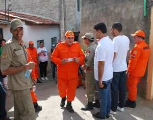 Mobilização no combate ao Aedes Aegypti movimenta ruas do Farol - Cesmac  07