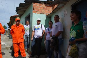 Mobilização no combate ao Aedes Aegypti movimenta ruas do Farol - Cesmac  07