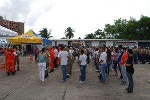 Mobilização no combate ao Aedes Aegypti movimenta ruas do Farol - Cesmac  07