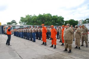 Mobilização no combate ao Aedes Aegypti movimenta ruas do Farol - Cesmac  07