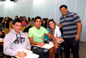 Walder- Cursos- realiza- aulão- no- Cesmac-  38