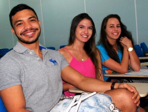 Walder- Cursos- realiza- aulão- no- Cesmac-  38