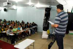 Walder- Cursos- realiza- aulão- no- Cesmac-  38