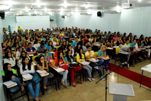 Walder- Cursos- realiza- aulão- no- Cesmac-  38