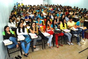 Walder- Cursos- realiza- aulão- no- Cesmac-  38