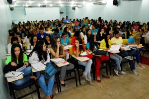 Walder- Cursos- realiza- aulão- no- Cesmac-  38