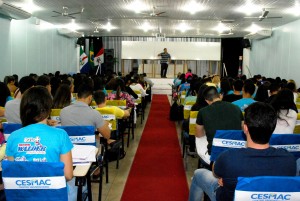 Walder- Cursos- realiza- aulão- no- Cesmac-  38