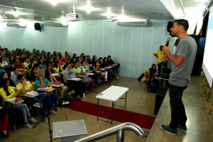 Walder- Cursos- realiza- aulão- no- Cesmac-  38