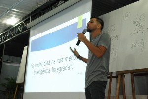 Walder- Cursos- realiza- aulão- no- Cesmac-  38