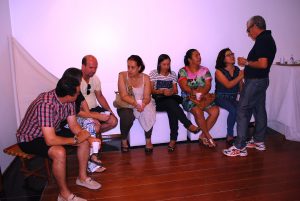 Cesmac- monta- estrutura- na- Galeria- para- os -familiares  09