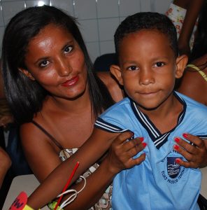 Projeto- Crescer- do- Cesmac- comemora- Dia -das- Mães- 101