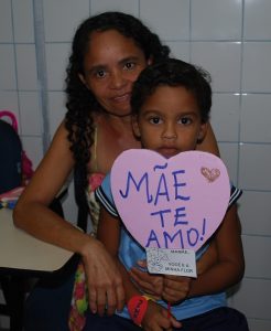 Projeto- Crescer- do- Cesmac- comemora- Dia -das- Mães- 101