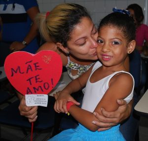 Projeto- Crescer- do- Cesmac- comemora- Dia -das- Mães- 101